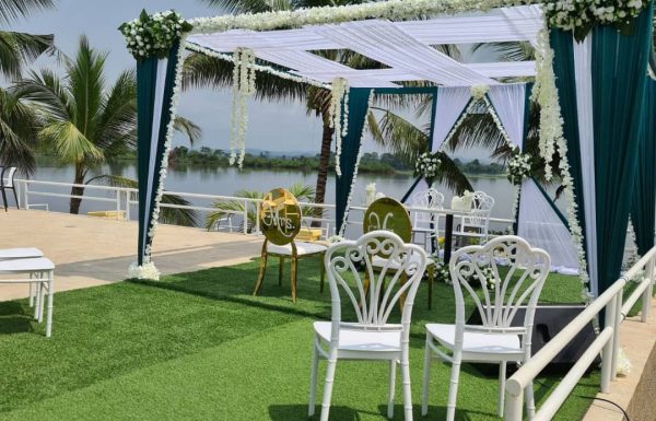 AGNEGHE BEACH HÔTEL