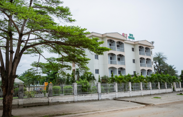 HOTEL Hibiscus  (Louis)